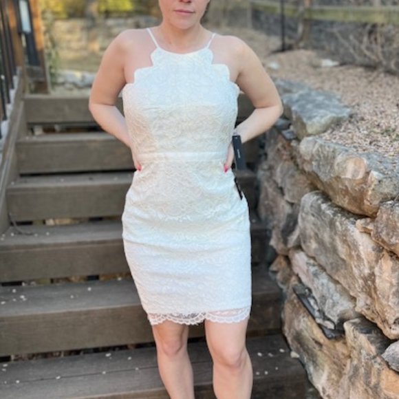 Lulus White Lace Bodycon Dress Size M Scallop Halter Sleeveless Bridal Cocktail - Picture 1 of 16